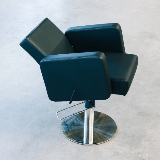 Jobst Contura Neo hairdressing chair